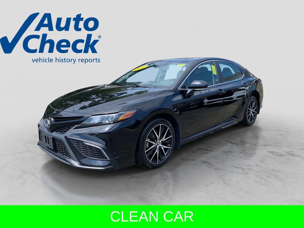 Used 2022 Toyota Camry SE FWD image 1