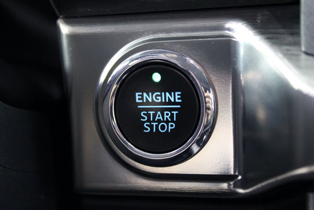 Used 2023 Ford F150 Lariat w/ FX4 Off-Road Package image 28