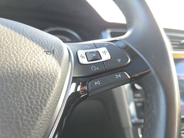 Used 2018 Volkswagen Golf SE image 30