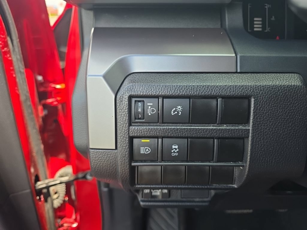 Certified 2025 Toyota Tacoma SR5 AWD/4WD image 15