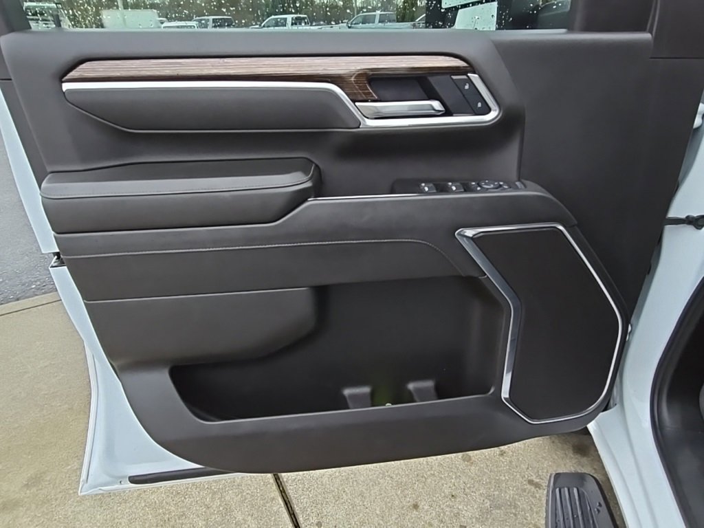 Used 2025 GMC Sierra 3500 SLE w/ SLE Value Package image 22