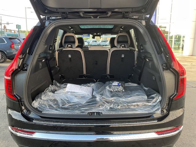 New 2026 Volvo XC90 B5 Plus w/ Protection Package Premier AWD/4WD image 11