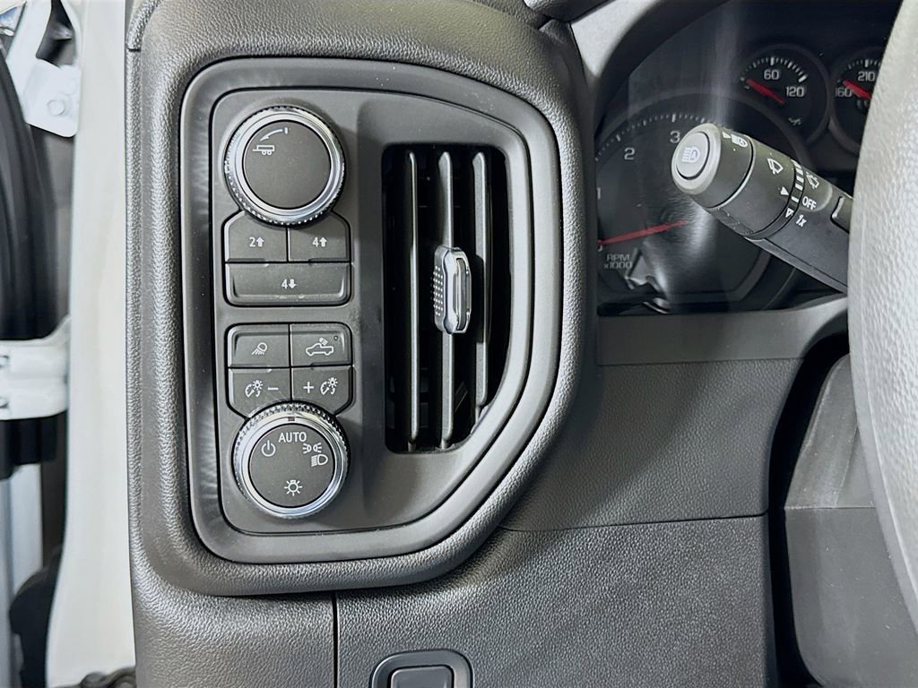 Certified 2026 GMC Sierra 3500 Pro AWD/4WD image 8