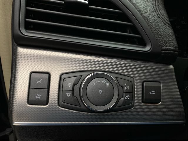 Used 2014 Lincoln MKX AWD w/ Equipment Group 101A image 22