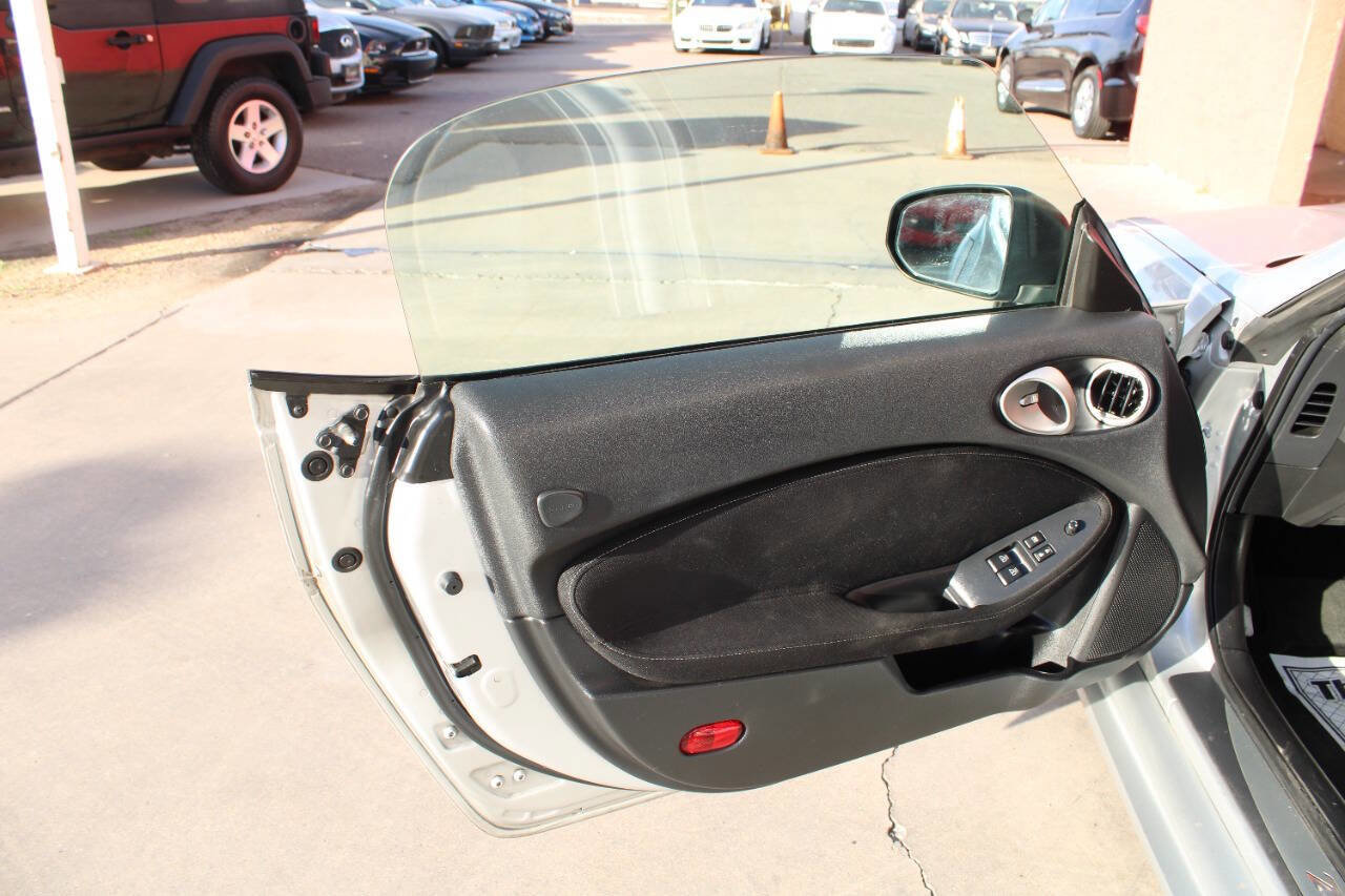 Used 2012 Nissan 370Z Roadster 2dr Convertible image 17