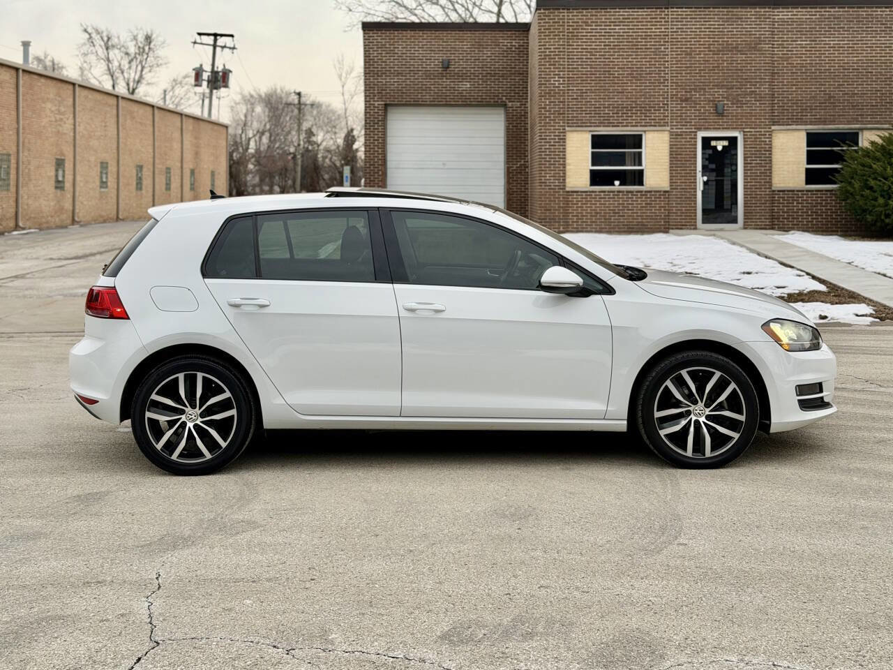 Used 2015 Volkswagen Golf SE image 5
