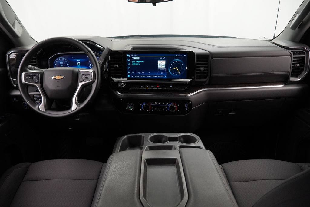 Used 2024 Chevrolet Silverado 1500 LT AWD/4WD image 8