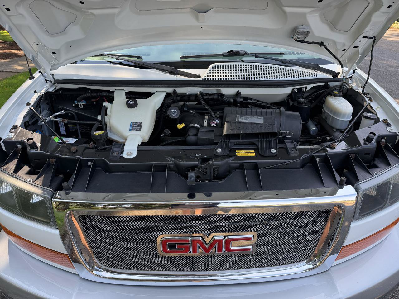 Used 2011 GMC Savana 1500 AWD image 39