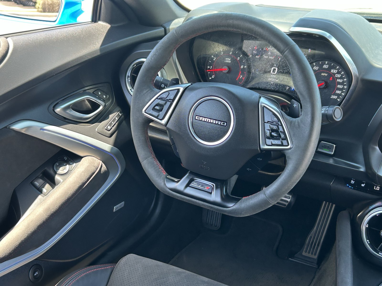 Used 2022 Chevrolet Camaro ZL1 RWD image 17