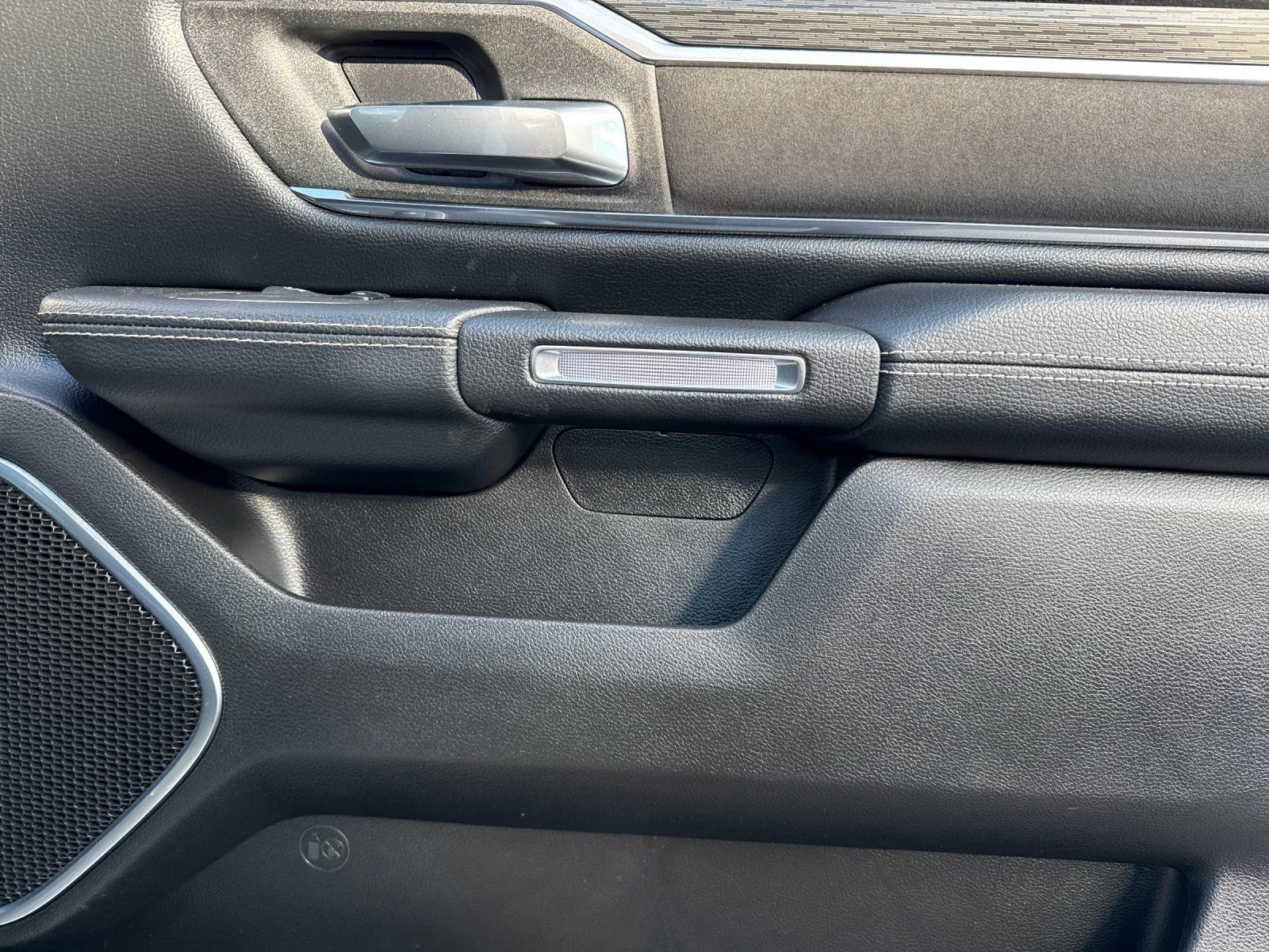 Used 2024 RAM 1500 Laramie image 18