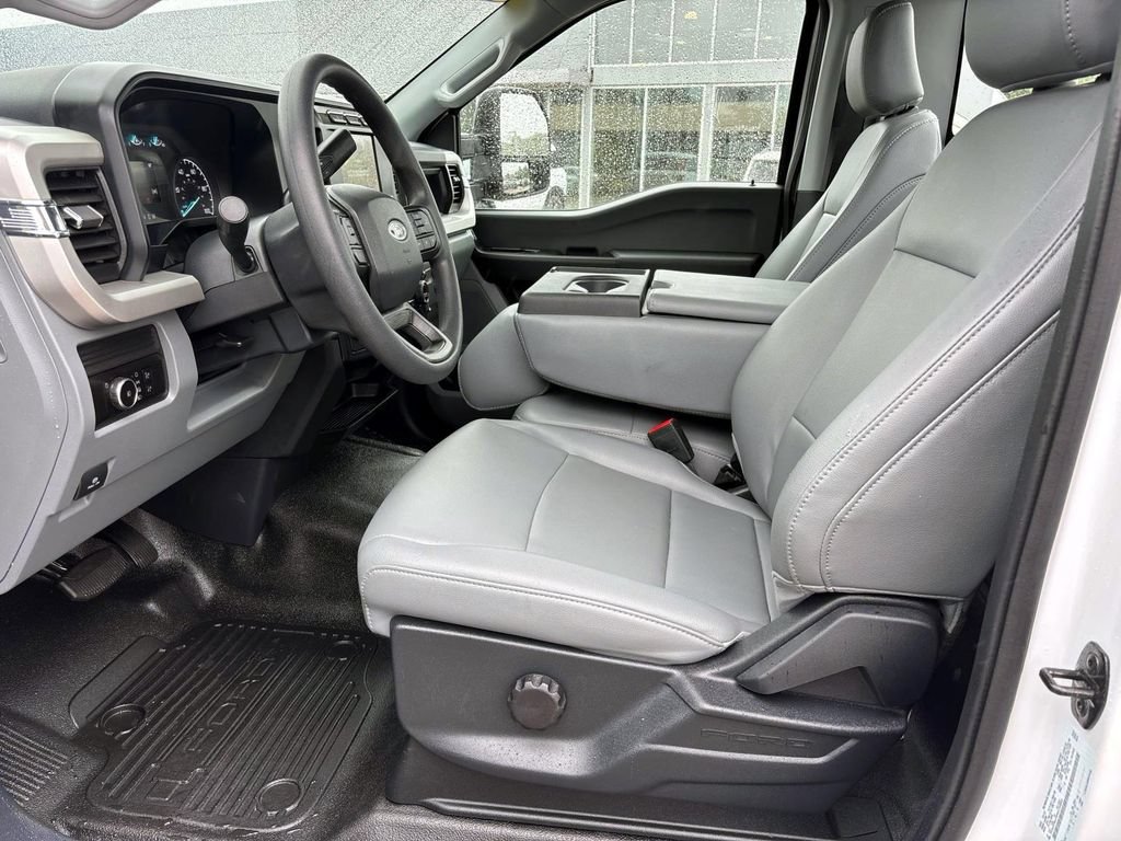 Used 2023 Ford F550 2WD Regular Cab Super Duty image 8