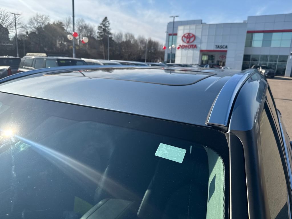 Used 2020 Toyota Highlander XLE AWD/4WD image 49