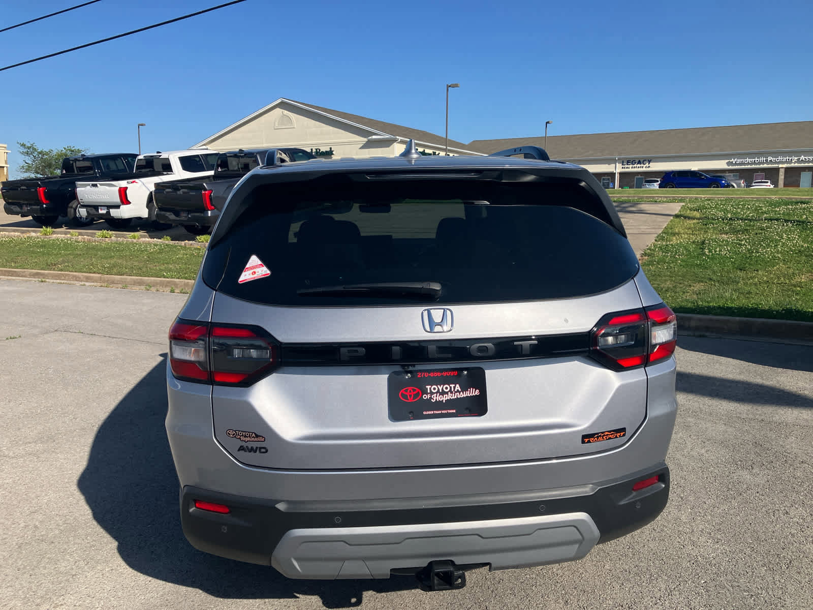 Used 2025 Honda Pilot TrailSport image 6