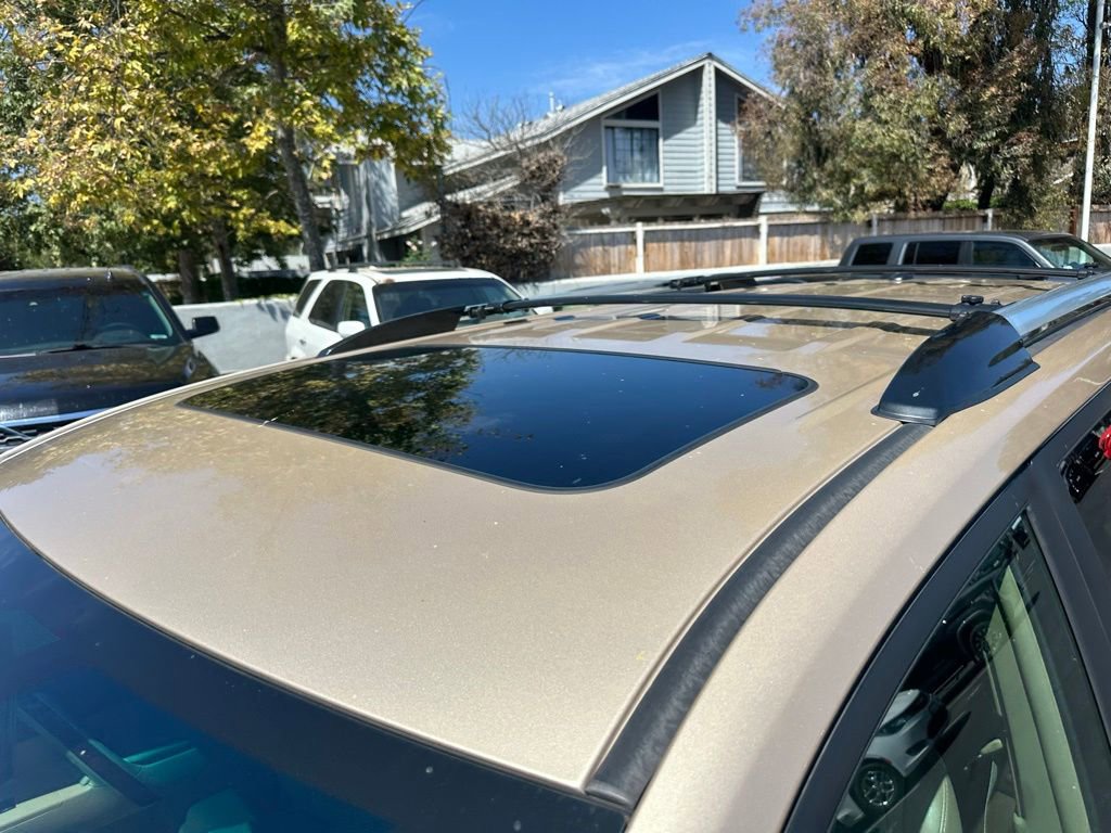 Used 2011 Toyota Highlander Limited w/ Tow Pkg FWD image 9