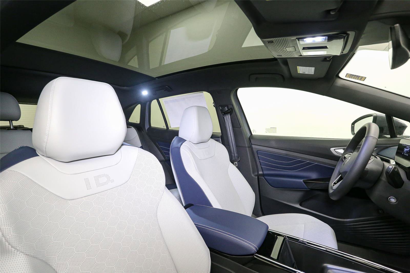 New 2025 Volkswagen ID.4 Pro S AWD/4WD image 13