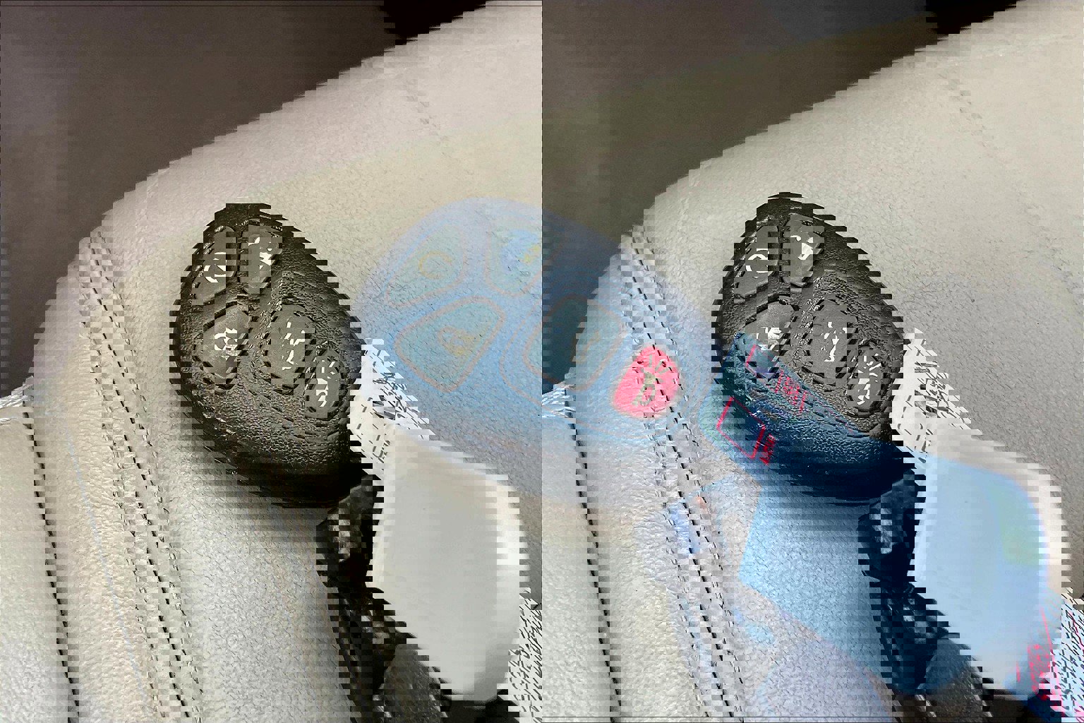 Used 2011 GMC Acadia SLT image 13