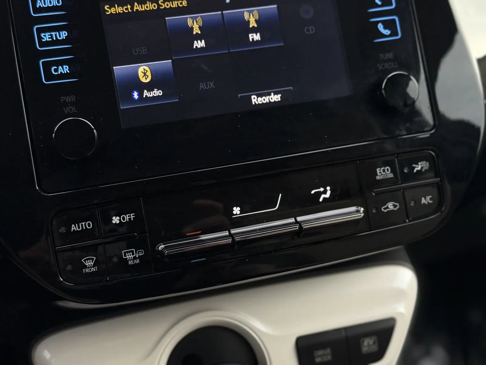 Used 2017 Toyota Prius Two w/ Prius Two Safety Plus Package image 28