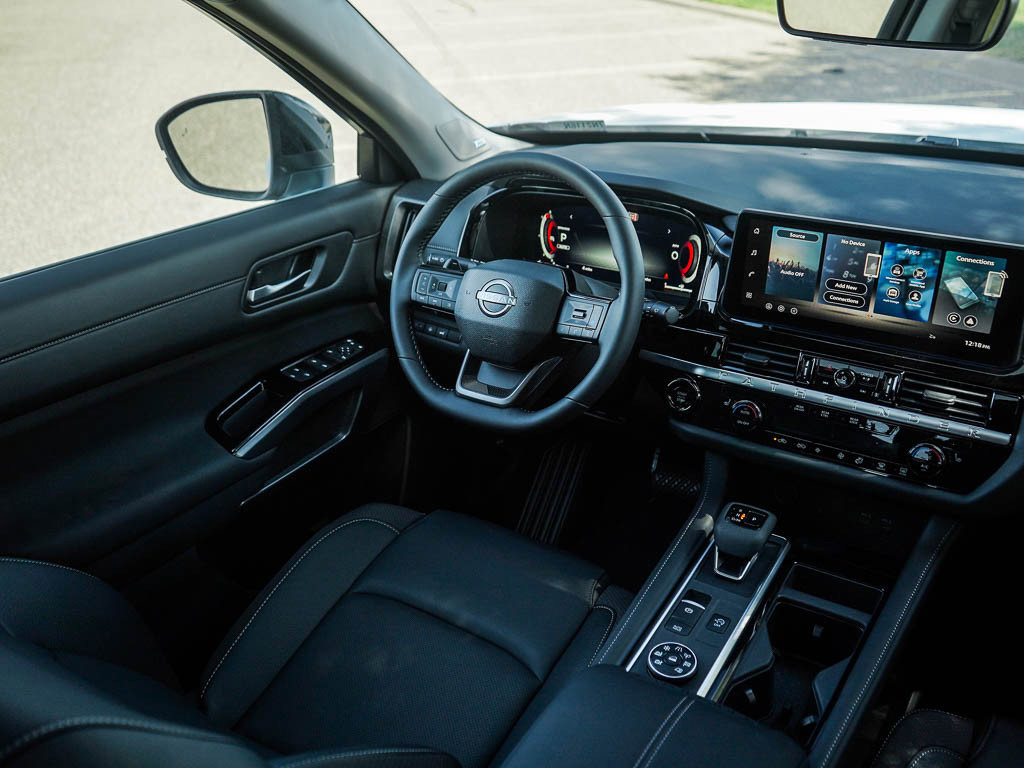 New 2026 Nissan Pathfinder SL w/ SL Premium Package AWD/4WD image 16