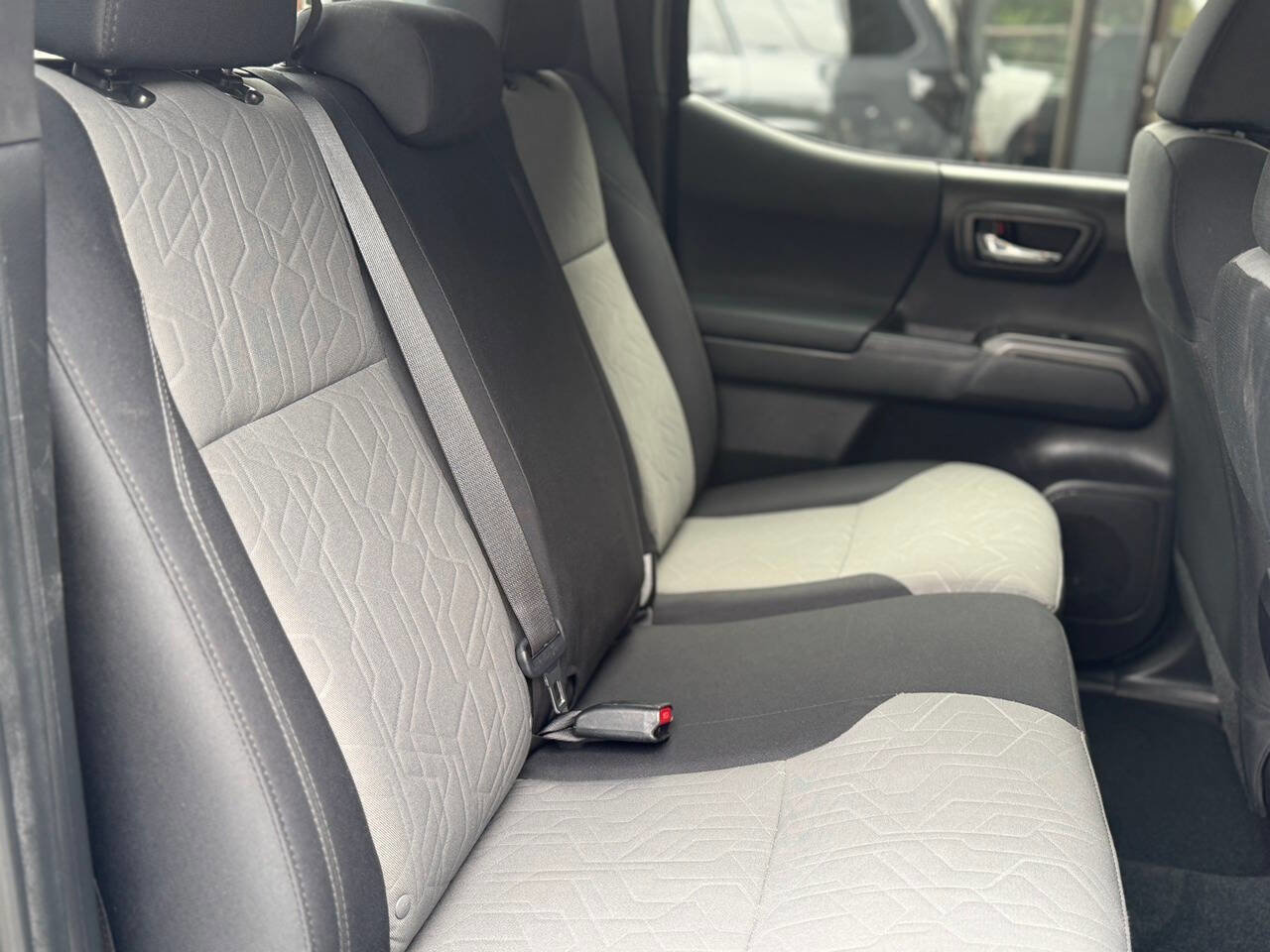 Used 2022 Toyota Tacoma TRD Off-Road image 60