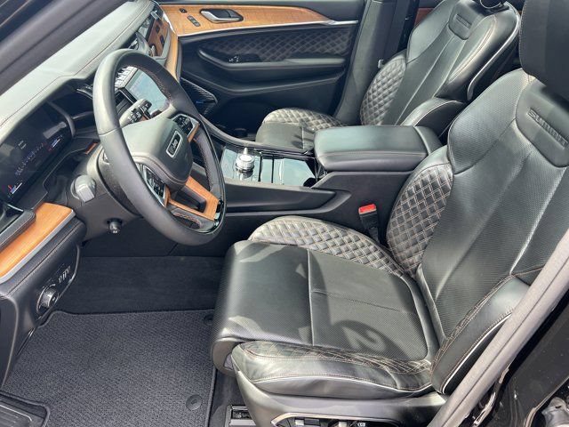 Used 2022 Jeep Grand Cherokee Summit AWD/4WD image 10