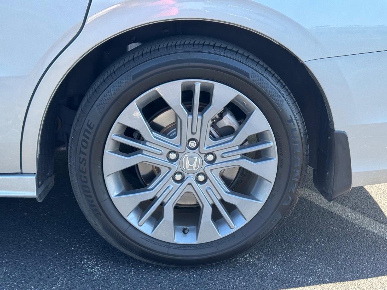 Certified 2025 Honda Odyssey Touring image 7
