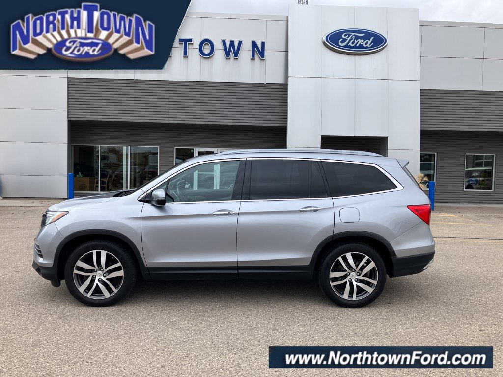 Used 2016 Honda Pilot Touring image 1