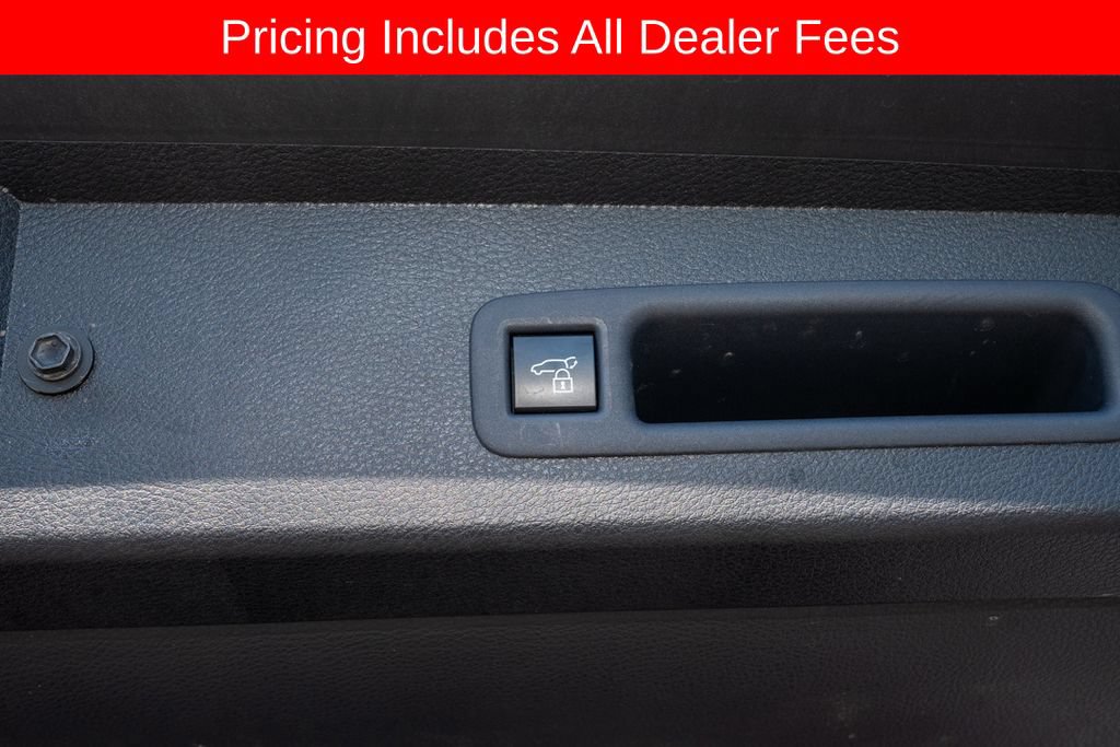 Used 2025 Toyota Sienna XLE FWD image 6