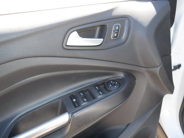Used 2018 Ford Escape SE FWD image 16