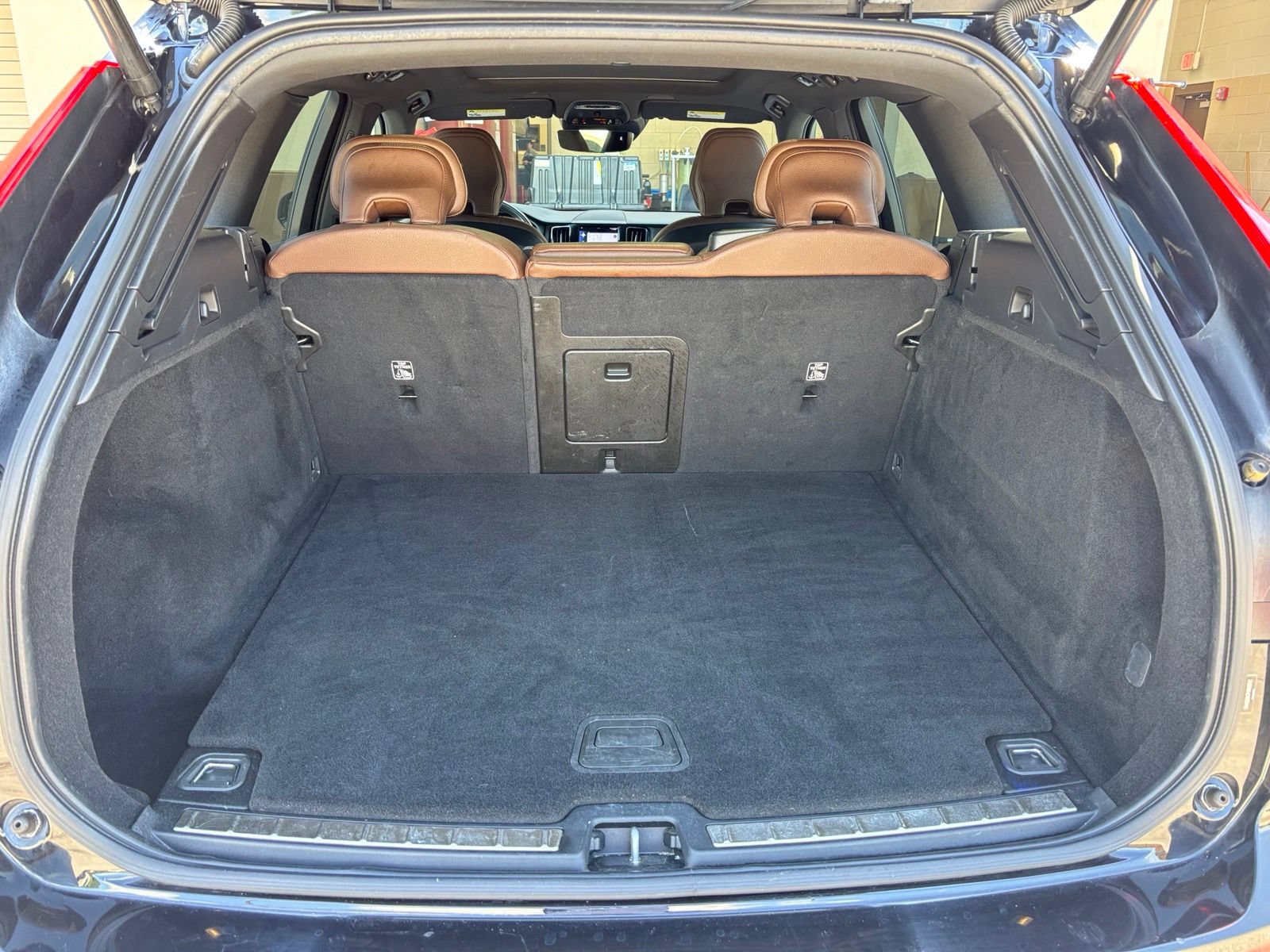 Used 2021 Volvo XC60 T5 Momentum FWD image 17