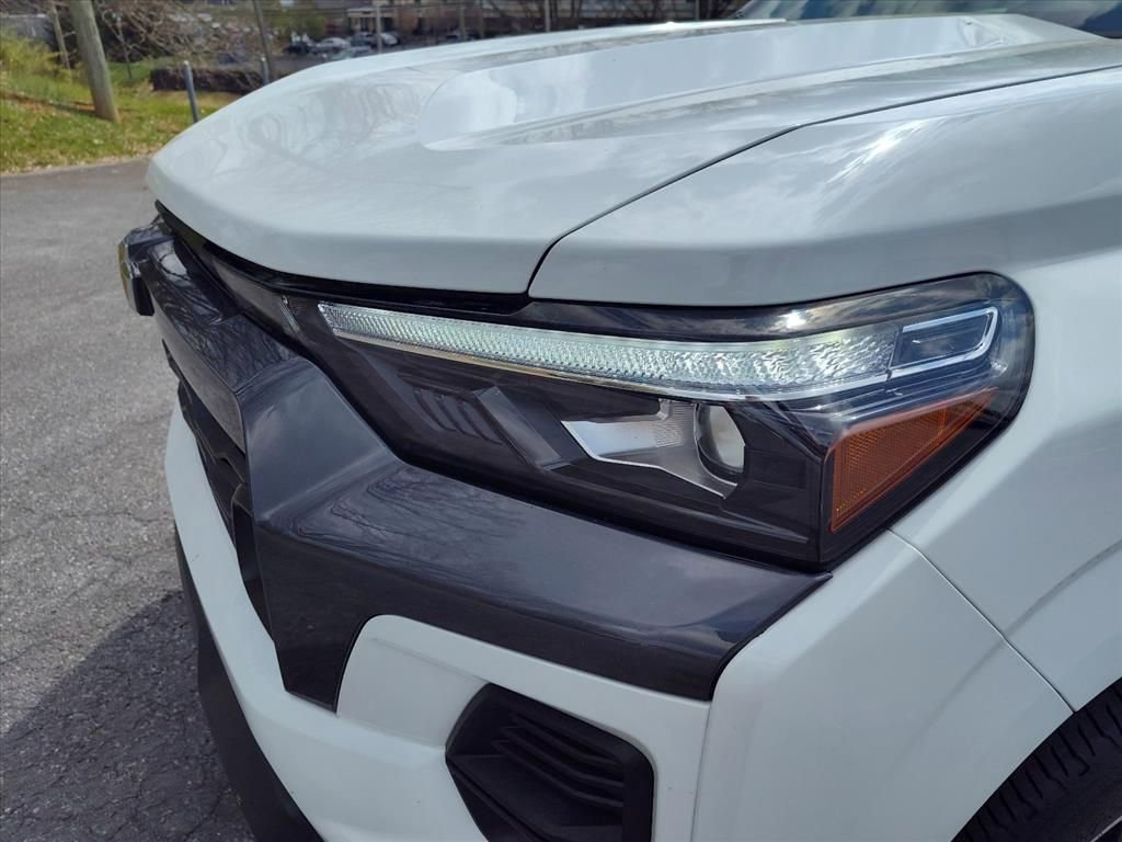 Used 2023 Chevrolet Colorado LT w/ LT Convenience Package III AWD/4WD image 9