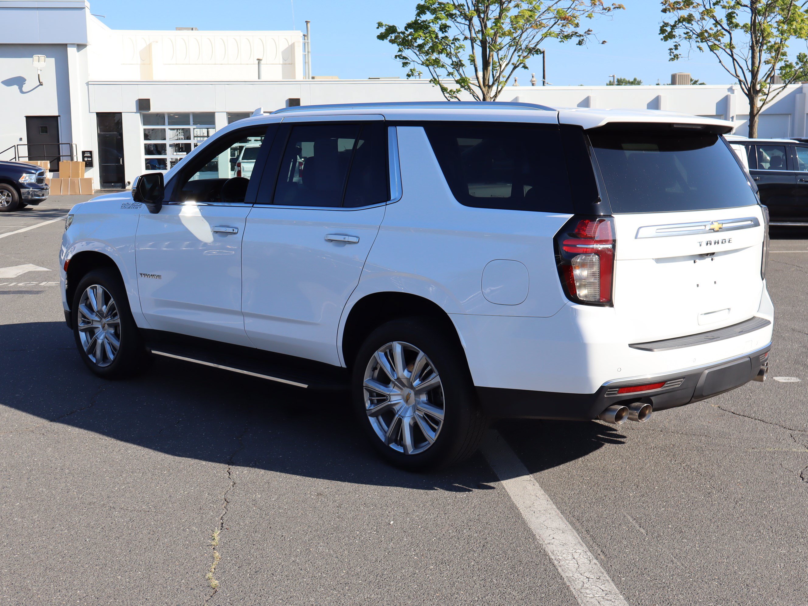 Used 2023 Chevrolet Tahoe High Country AWD/4WD image 8