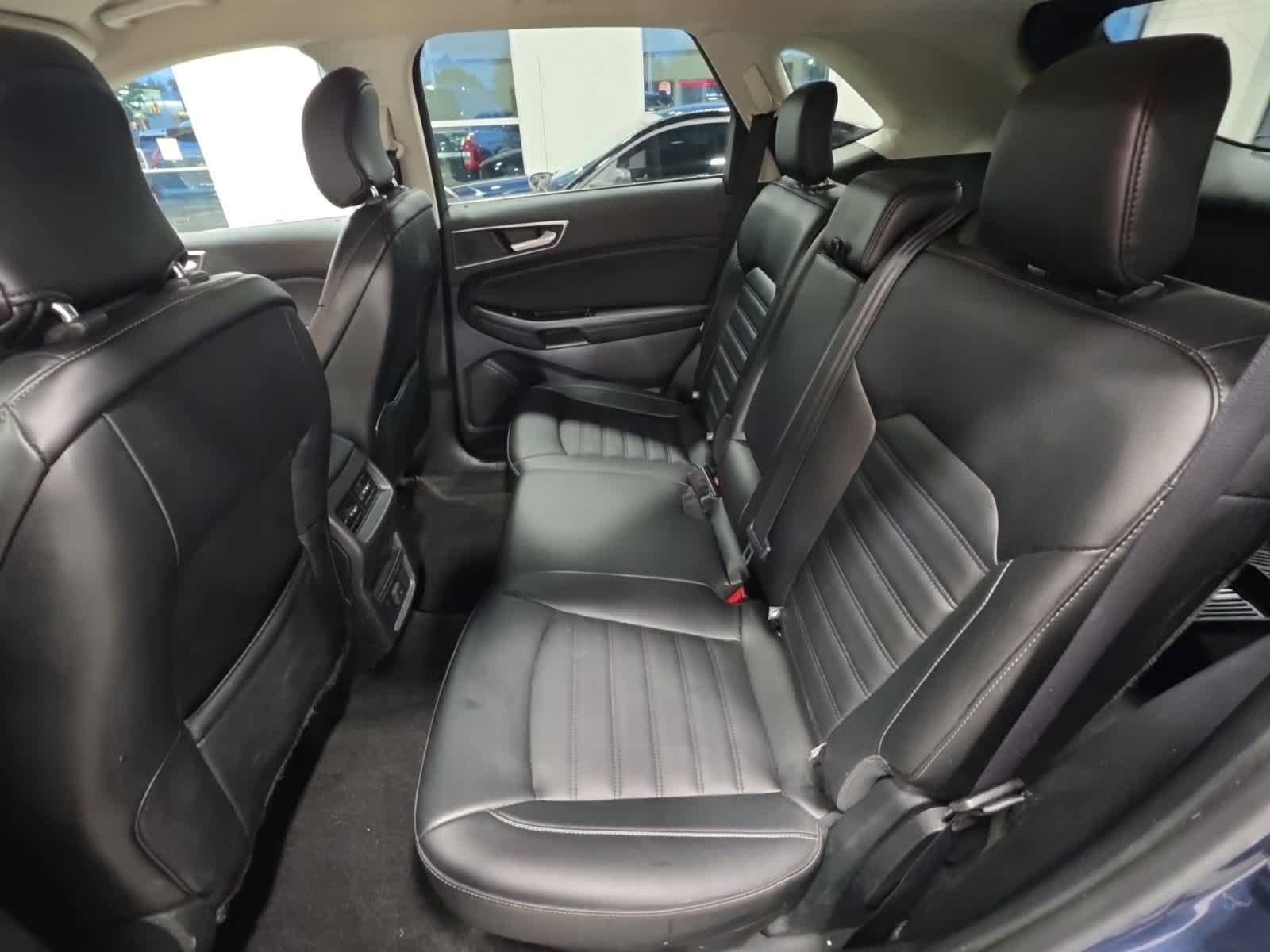 Used 2019 Ford Edge SEL w/ Equipment Group 201A AWD/4WD image 32