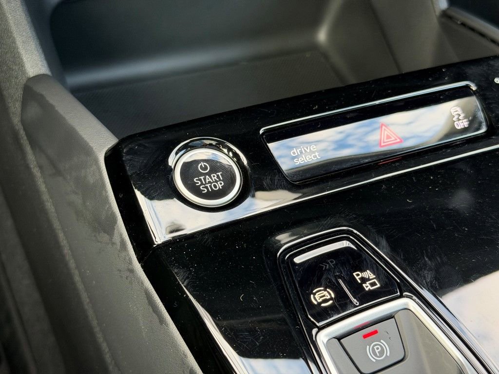 Certified 2025 Audi Q6 e-tron Premium Plus w/ Premium Plus image 30