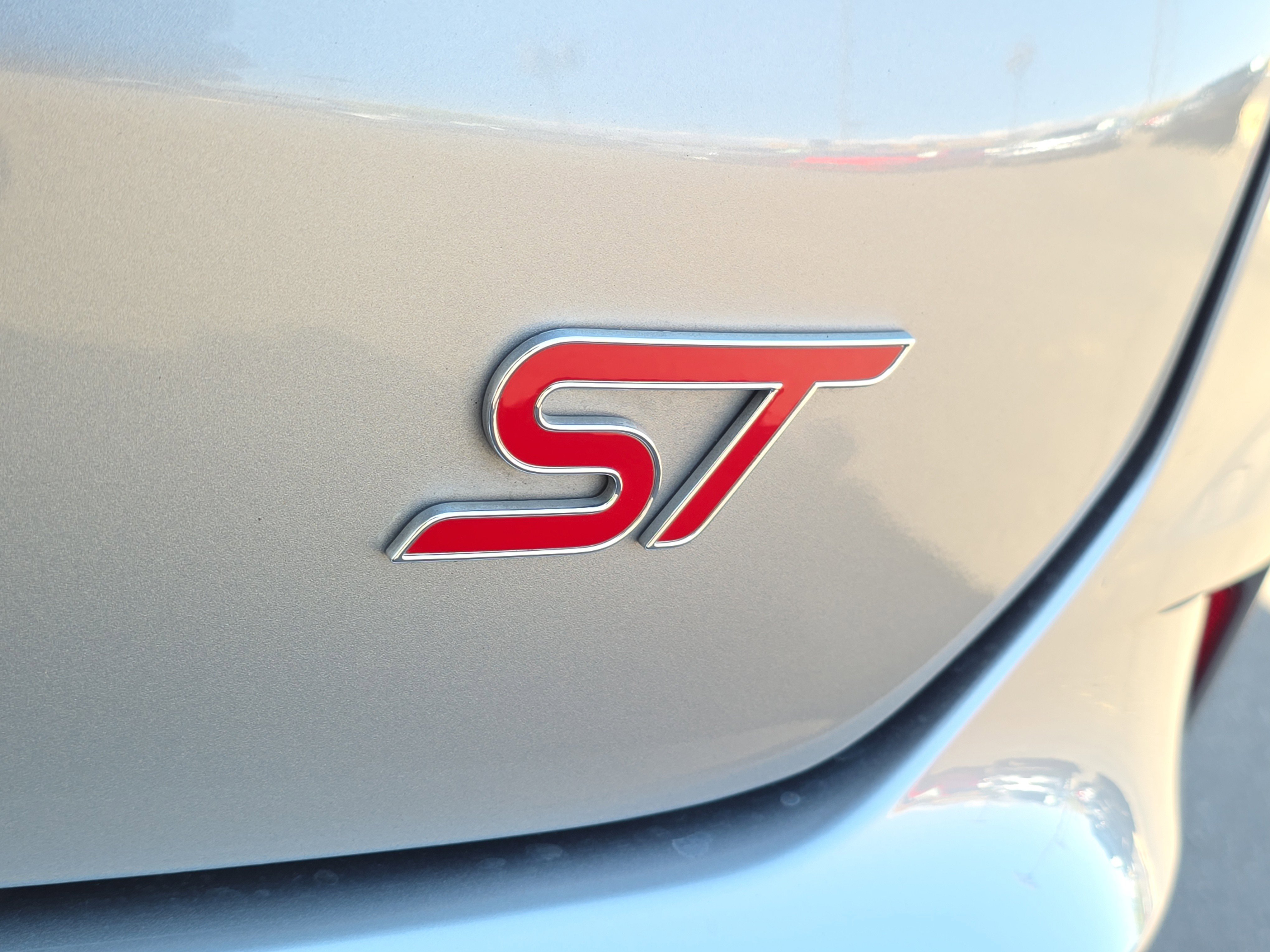 Used 2021 Ford Edge ST w/ Equipment Group 401A image 7