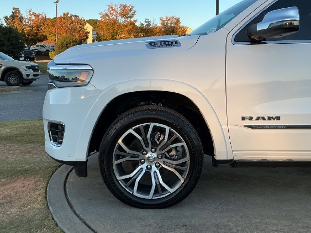 Used 2025 RAM 1500 Tungsten AWD/4WD image 12