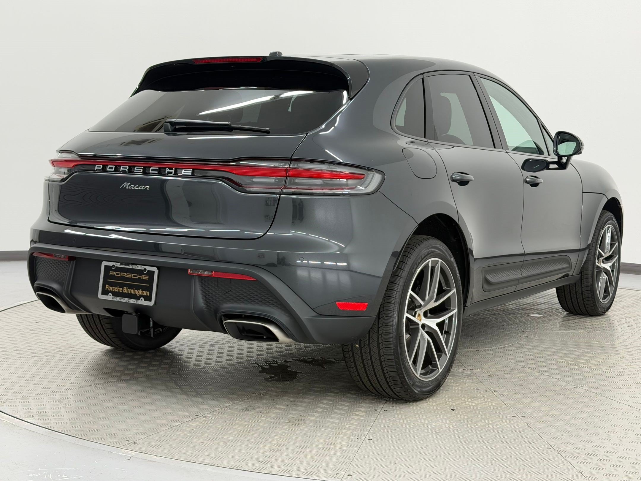 New 2026 Porsche Macan AWD/4WD image 8