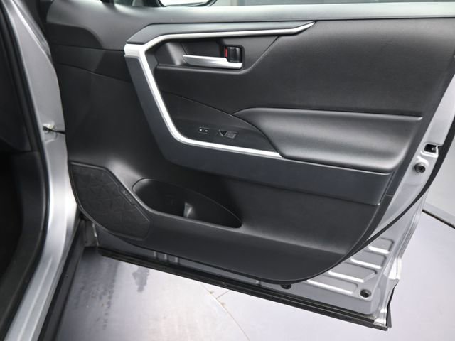 Used 2025 Toyota RAV4 XLE image 11