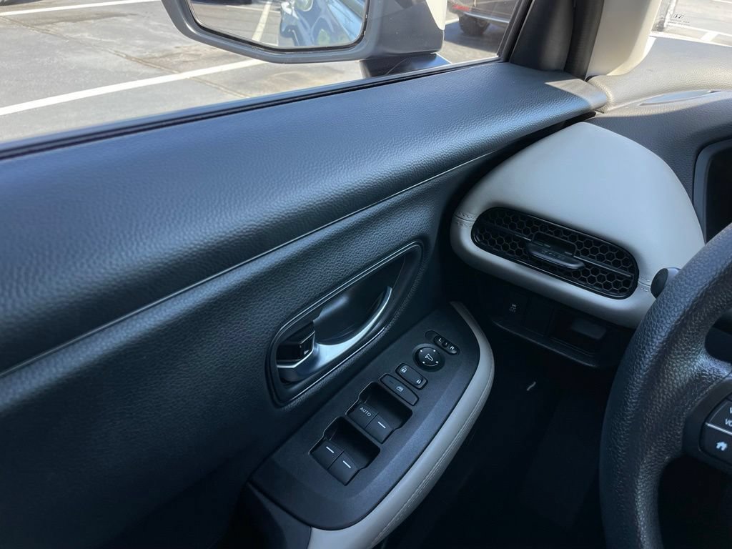 Certified 2026 Honda HR-V LX image 22