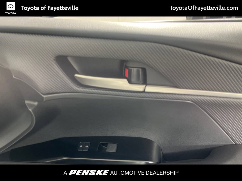 Certified 2025 Toyota Camry SE FWD image 9