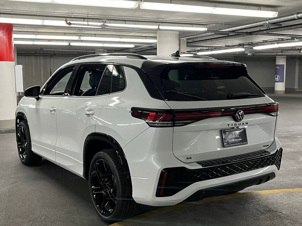 New 2025 Volkswagen Tiguan SE R-Line image 5