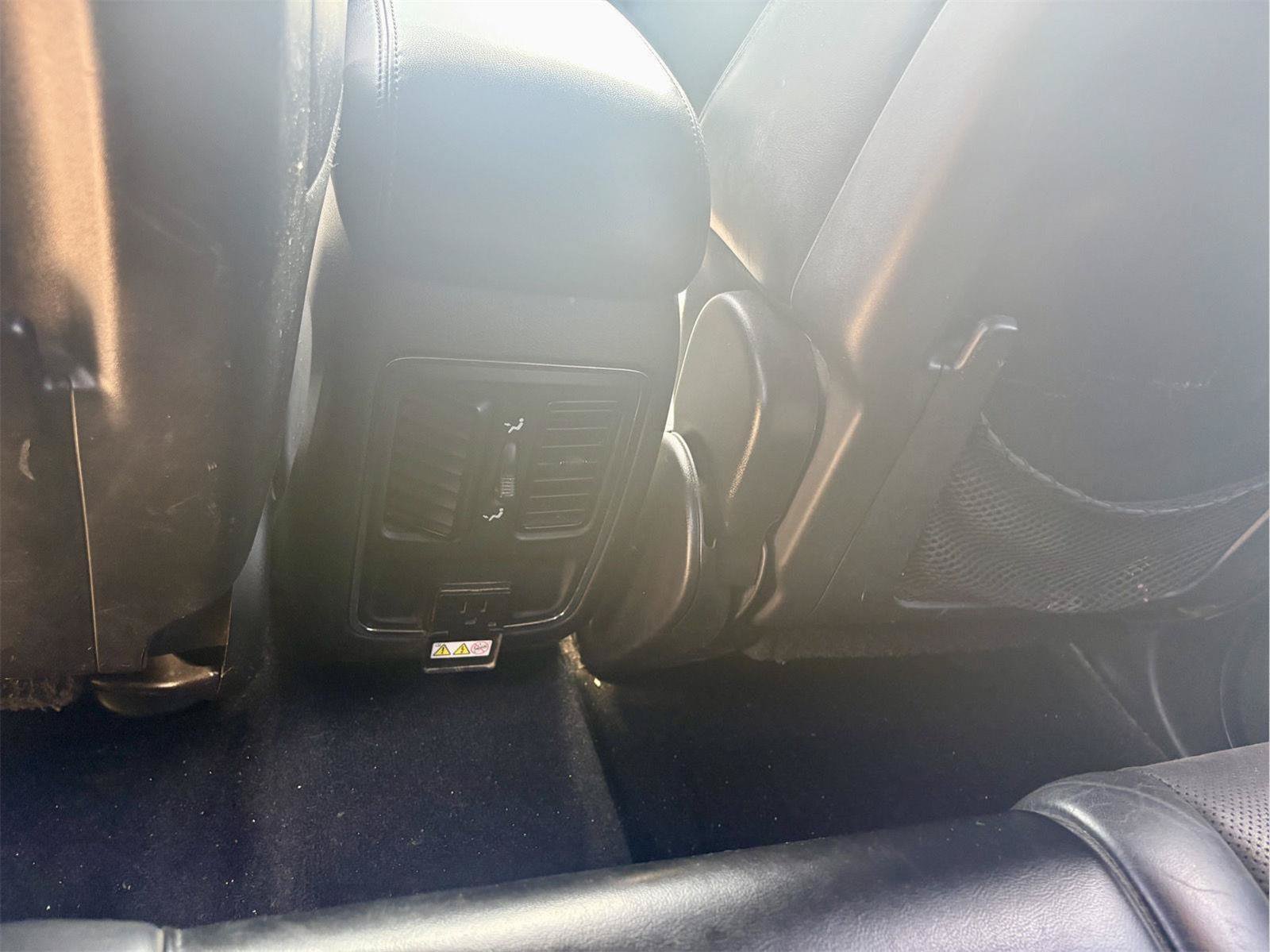 Used 2019 Jeep Grand Cherokee Altitude RWD image 10