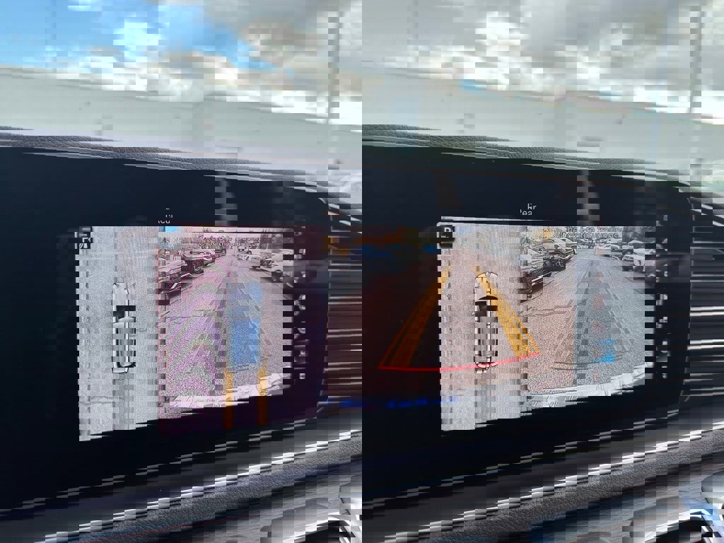 Used 2022 Mercedes-Benz GLE 350 4MATIC w/ Premium Package image 21