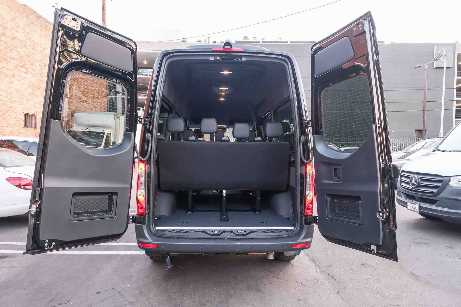Used 2024 Mercedes-Benz Sprinter 2500 image 27