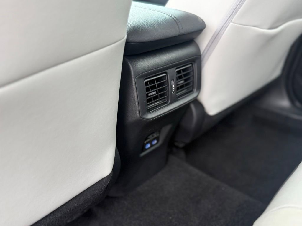 Used 2022 Toyota RAV4 Limited AWD/4WD image 11