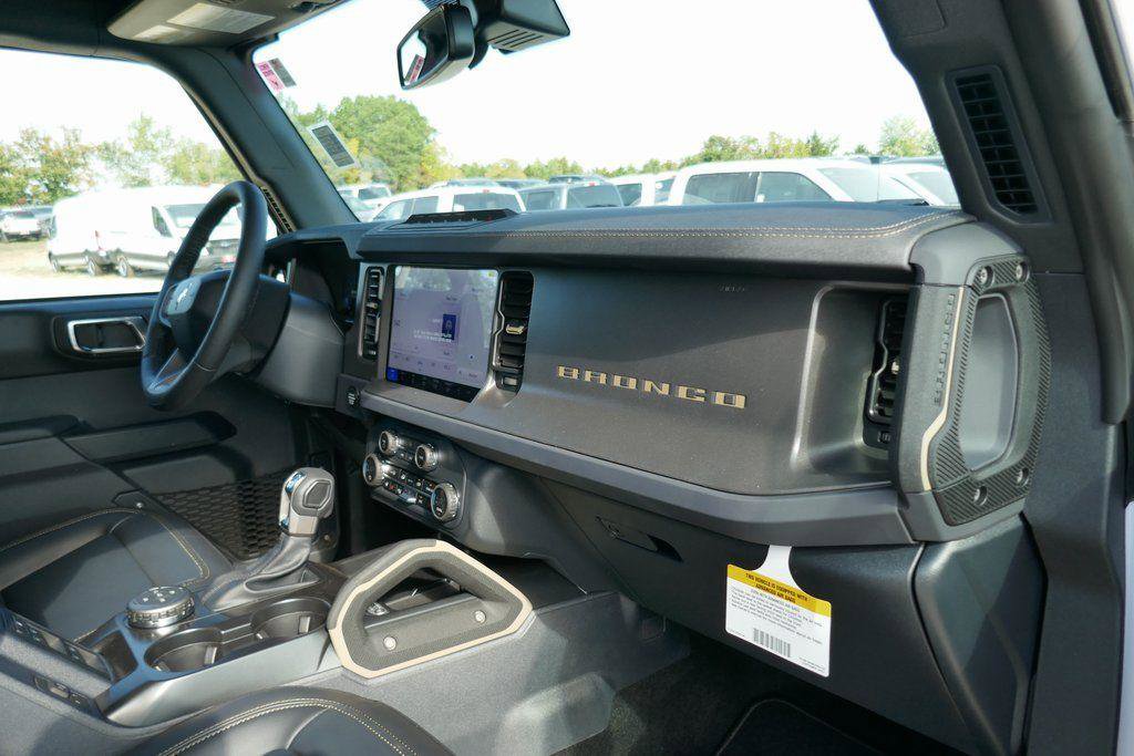 New 2025 Ford Bronco Badlands image 10
