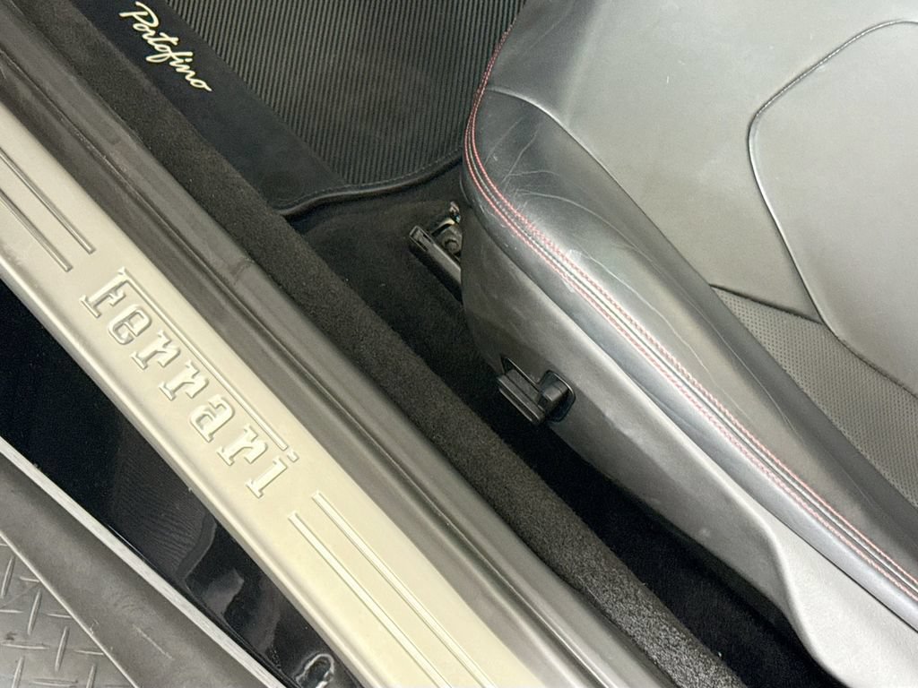 Used 2019 Ferrari Portofino RWD image 21