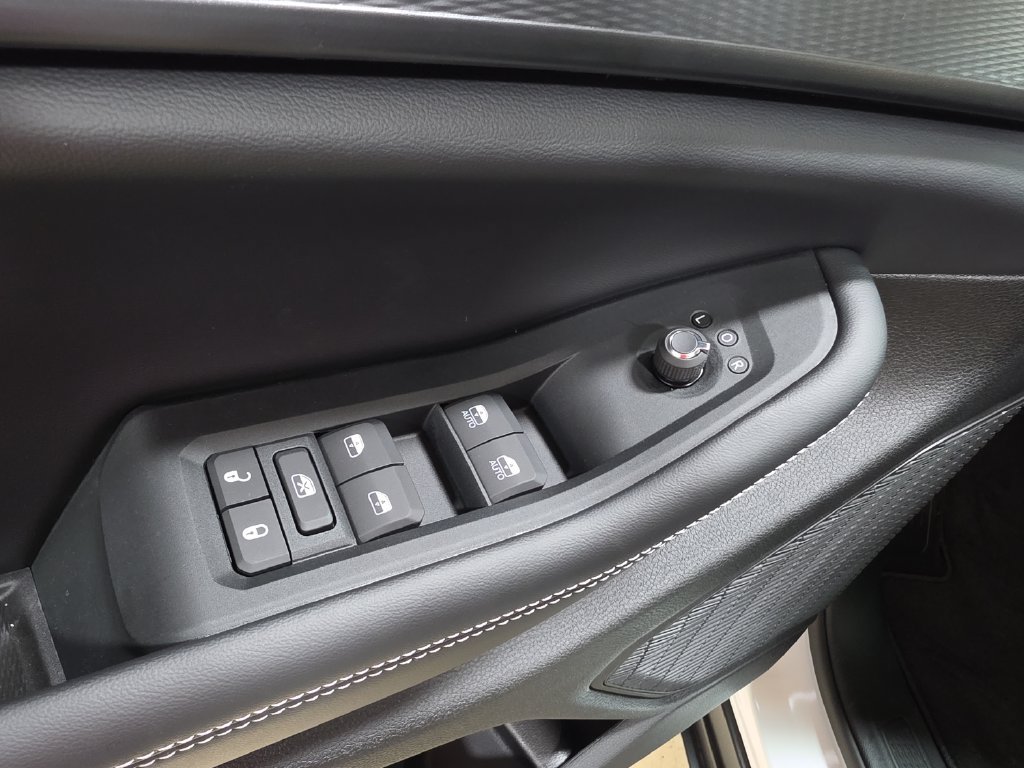 New 2027 Jeep Grand Cherokee Laredo X AWD/4WD image 13