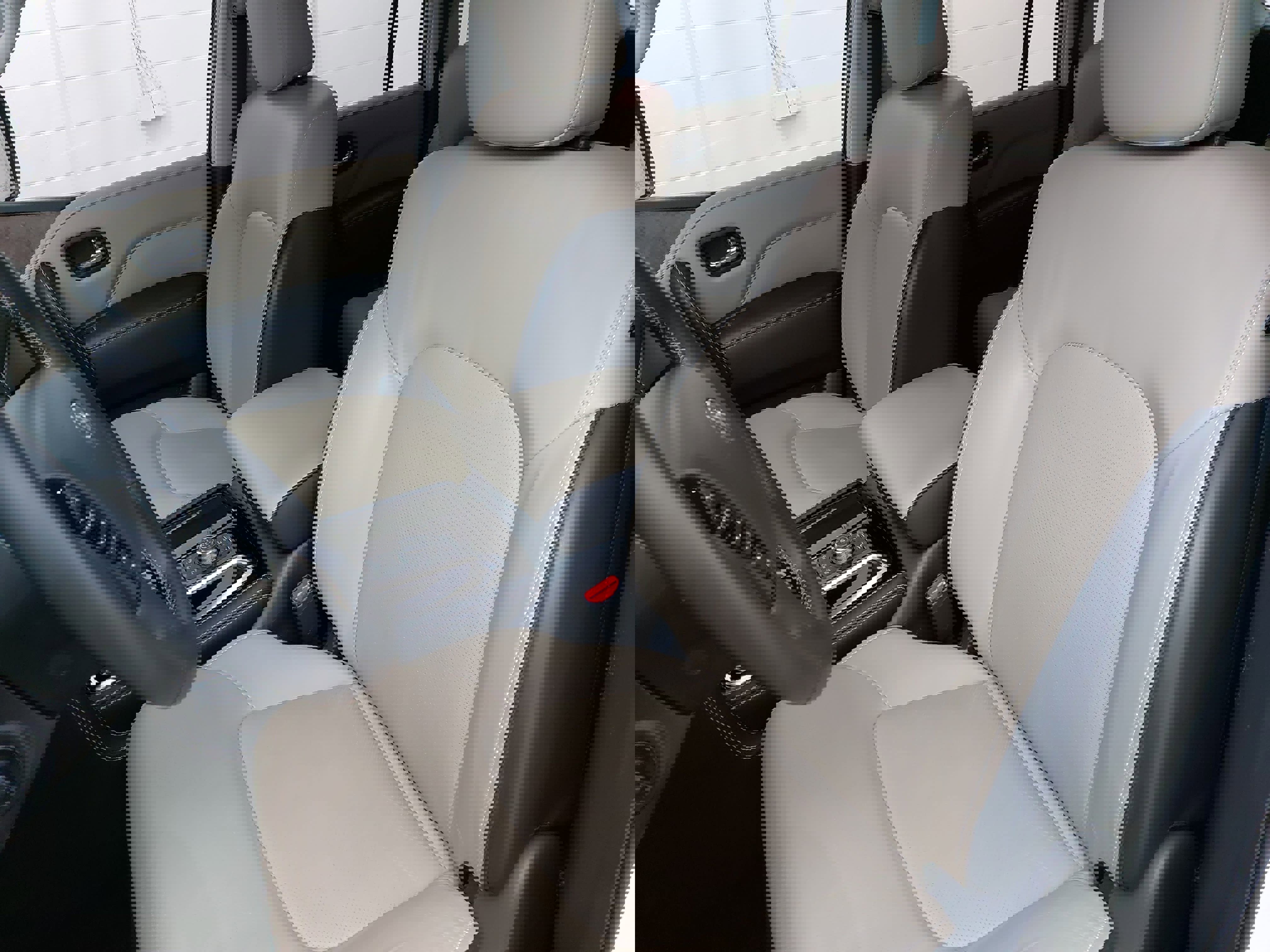 Used 2023 INFINITI QX80 Premium Select w/ Cargo Package image 19