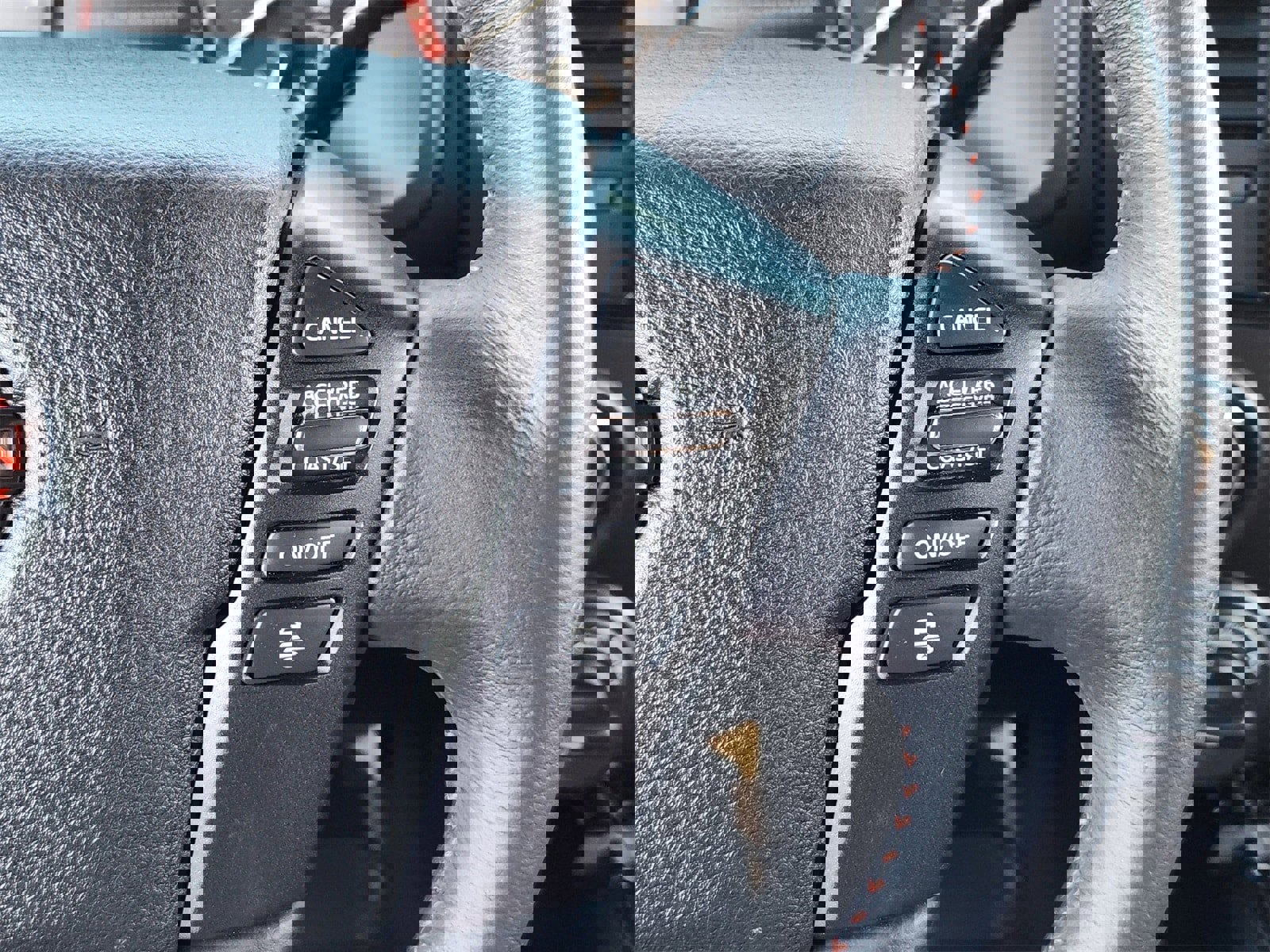 Used 2024 Nissan Titan PRO-4X w/ Pro-4x Convenience Package image 29