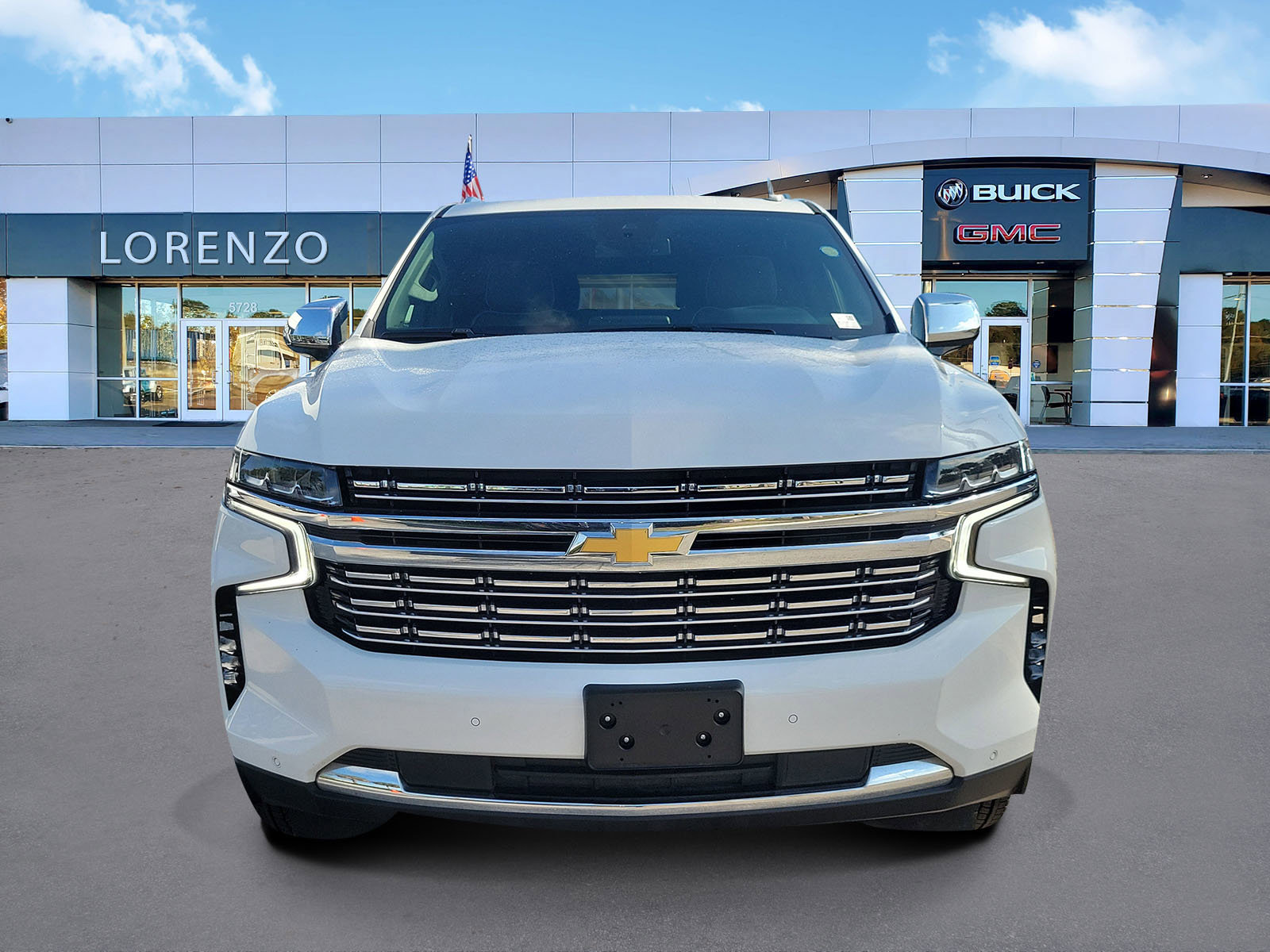 Used 2023 Chevrolet Suburban Premier image 2